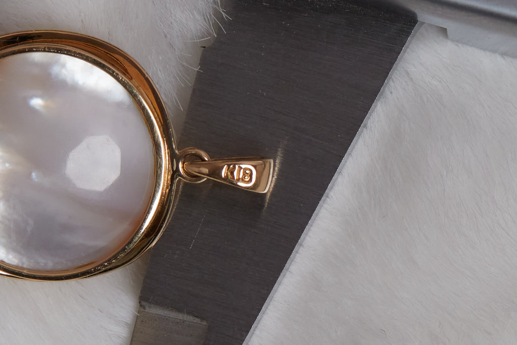 MABE SEA PEARL PENDANT WITH 18K YELLOW GOLD