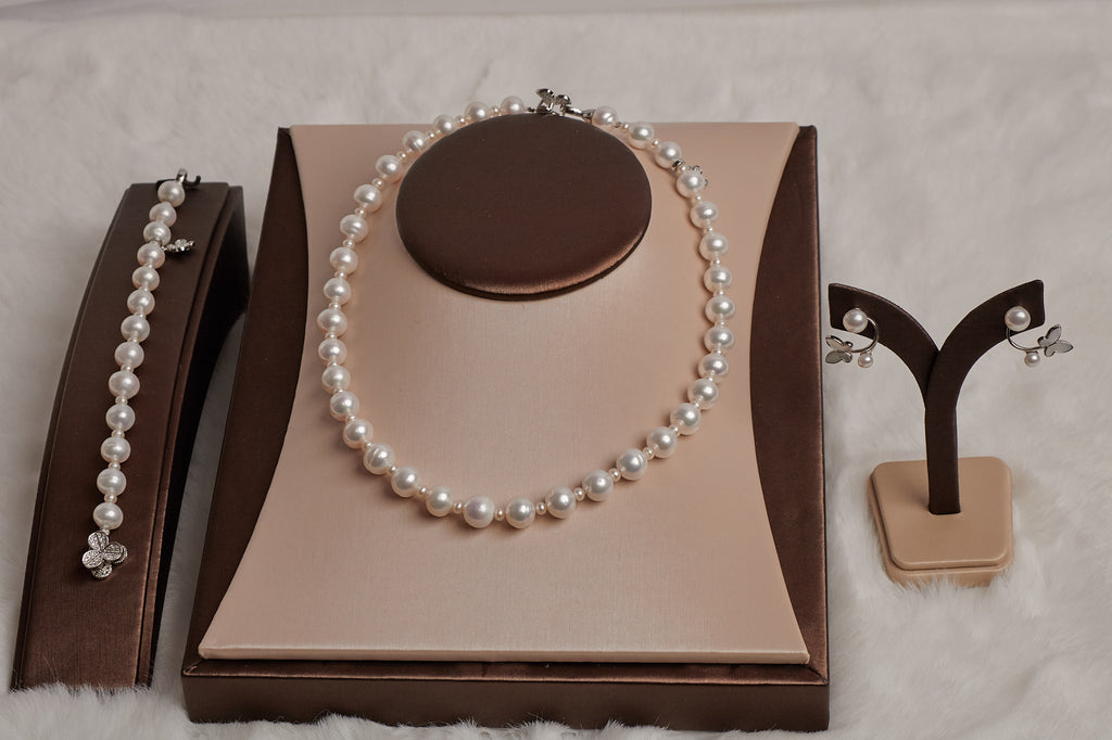 Ladies White Freshwater Pearl Set Necklace; Bracelet & Nice Earrings