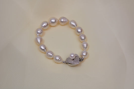 White South Sea Pearl Bracelet SSPB0010524