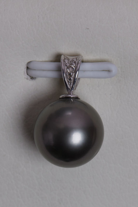 Tahitian Pearl Pendant with 18K White Gold and Diamond
