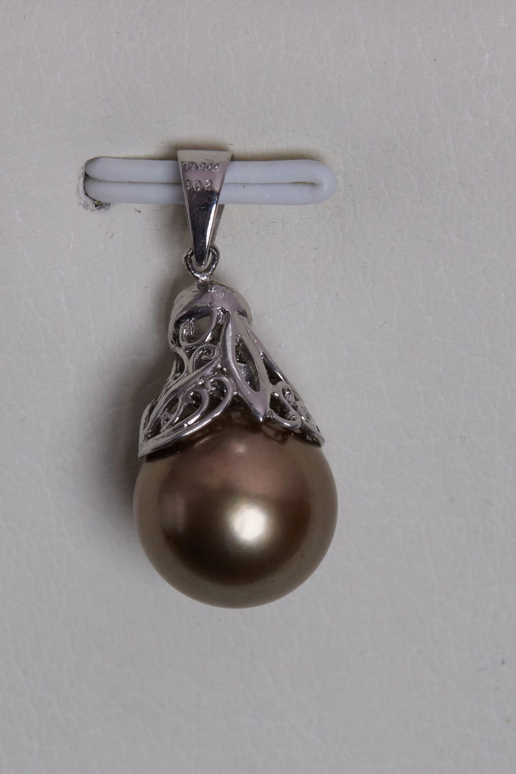 PT900-DIAMOND 0.02CT TAHITIAN PEARL LEAF OVERLAY PENDANT