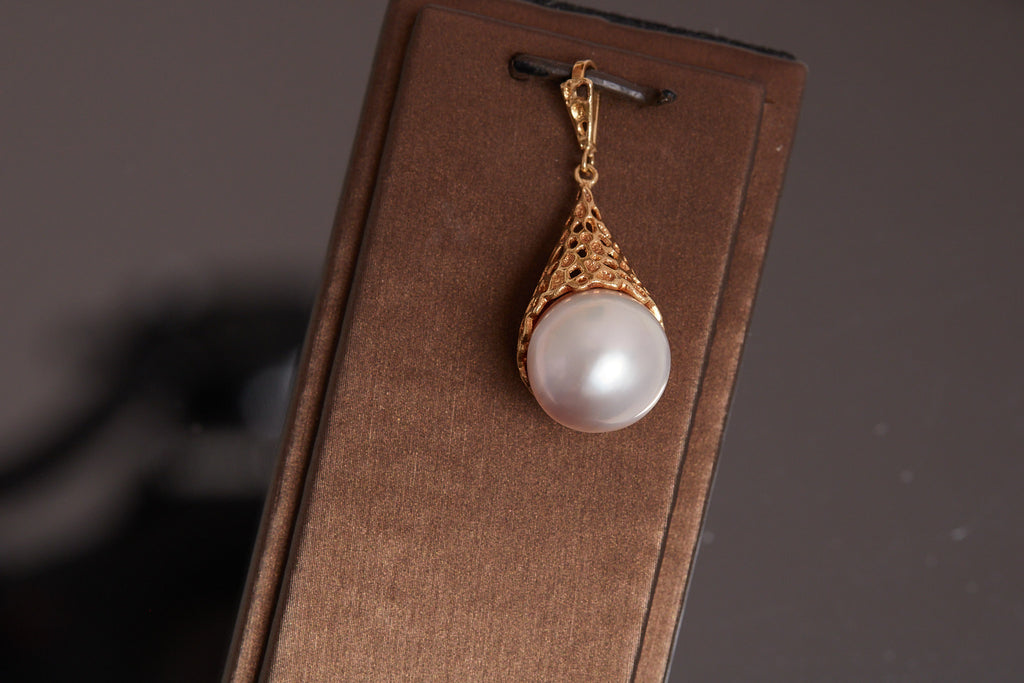 LOVE NET PENDENT