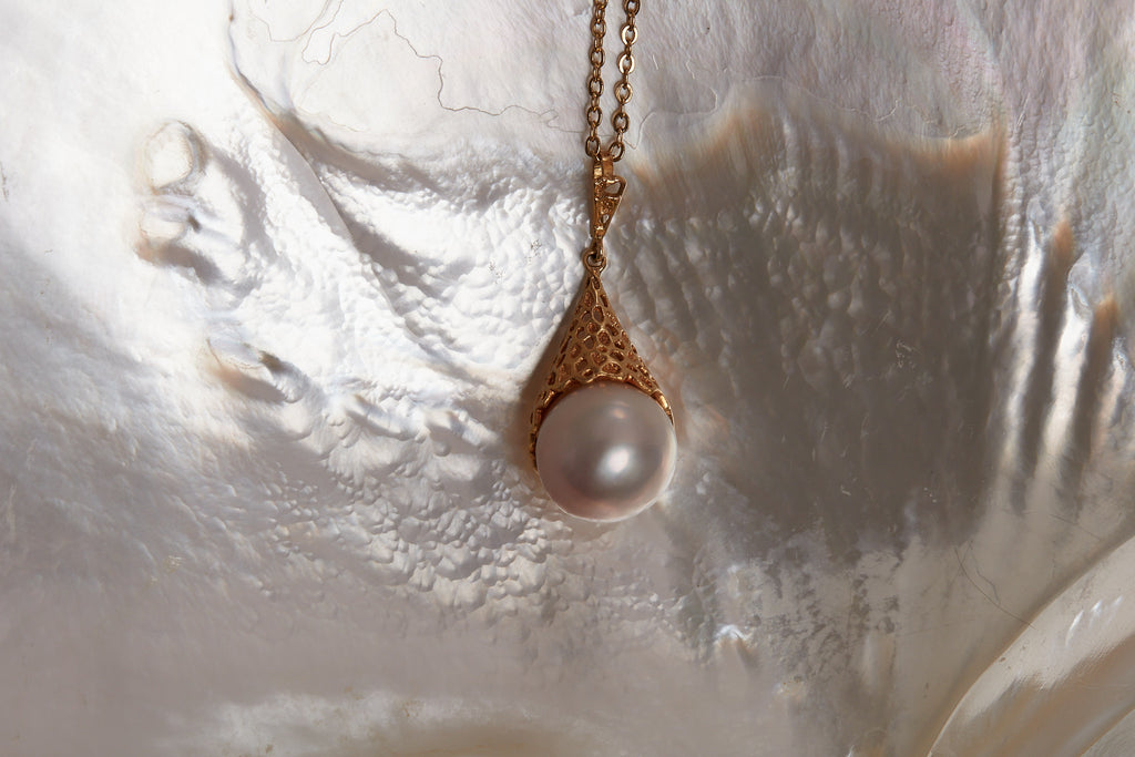 LOVE NET PENDENT