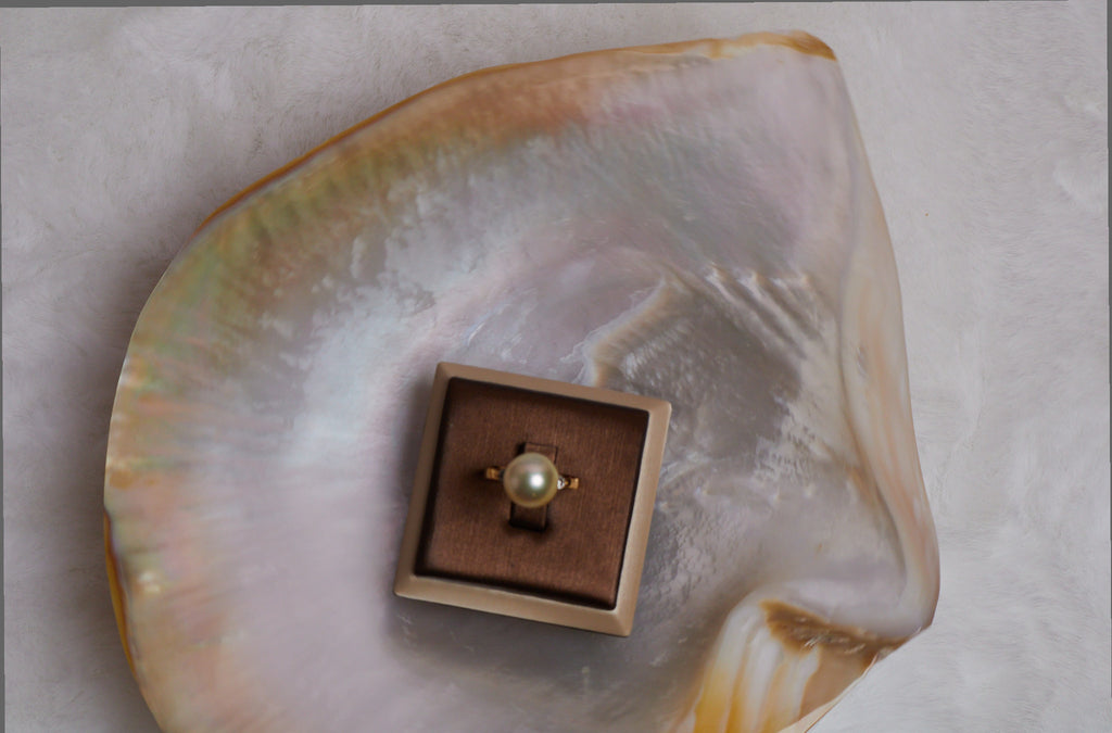 LIGHT GOLDEN DROP SOUTH SEA PEARL SET