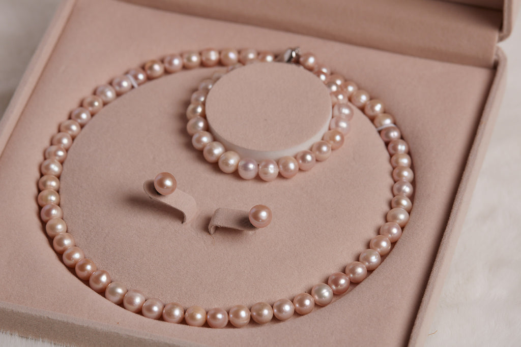 Freshwater Pearl Necklace, Bracelet & Earrings