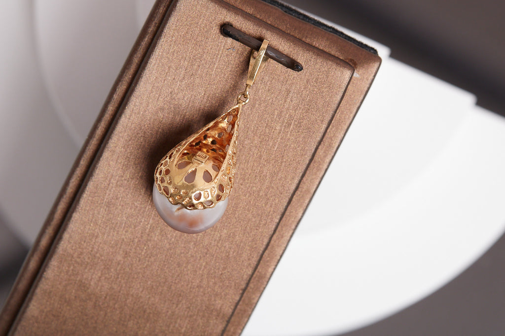 LOVE NET PENDENT