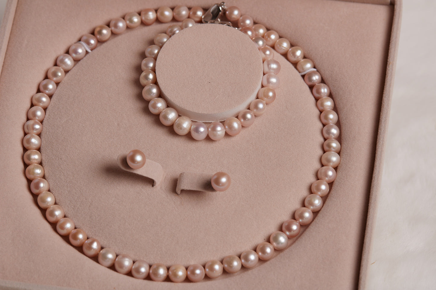 Freshwater Pearl Necklace, Bracelet & Earrings