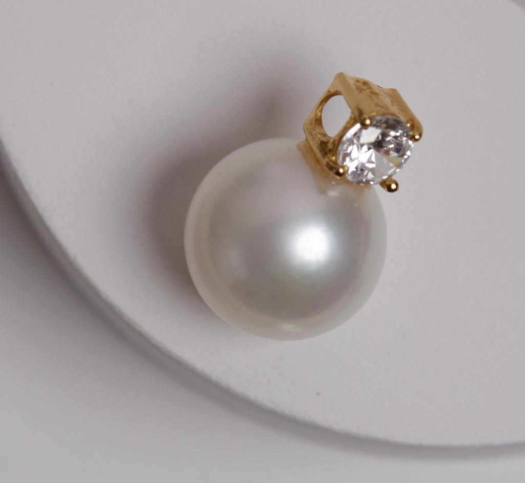 White South Sea Pearl Pendant
