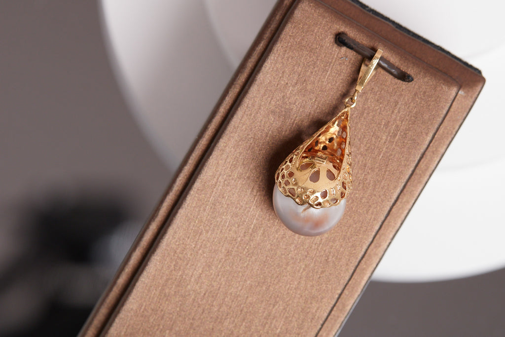 LOVE NET PENDENT