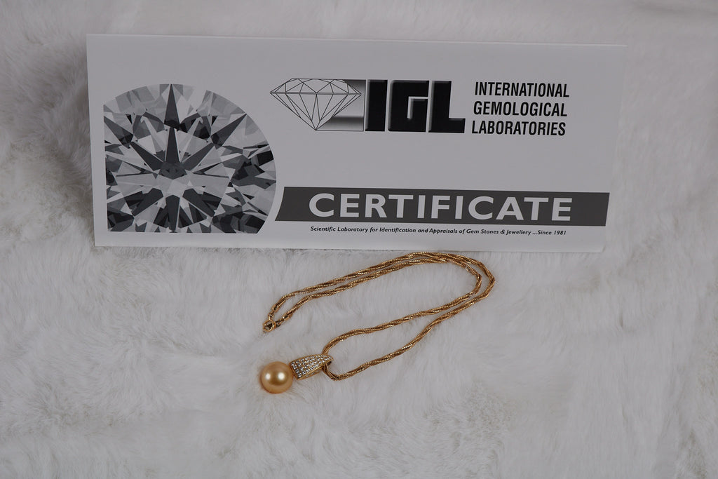 GOLDEN SOUTH SEA PEARL PENDANT WITH 18K YELLOW GOLD & DIAMOND CHAIN