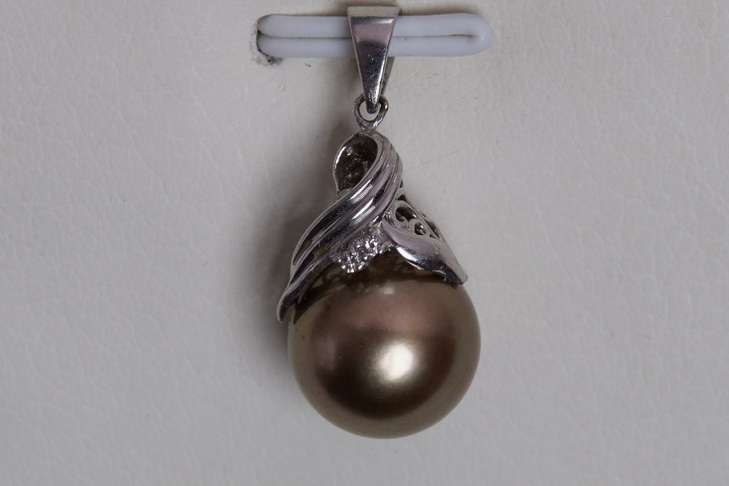 PT900-DIAMOND 0.02CT TAHITIAN PEARL LEAF OVERLAY PENDANT