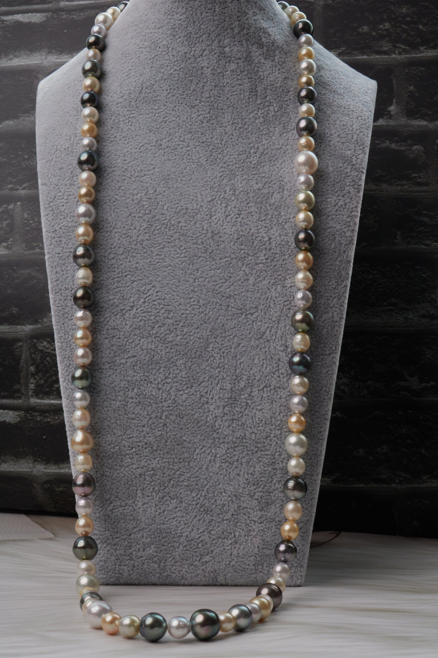 Multicolor SALTWATER PEARL - LONG NECKLACE