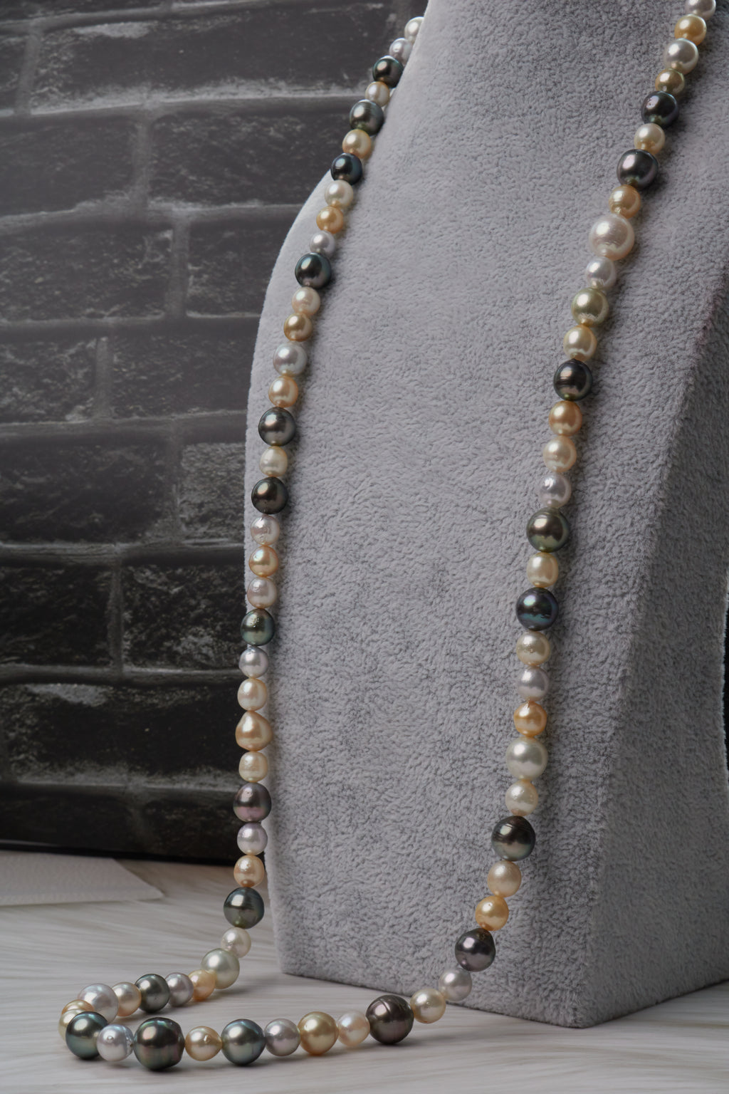 Multicolor SALTWATER PEARL - LONG NECKLACE