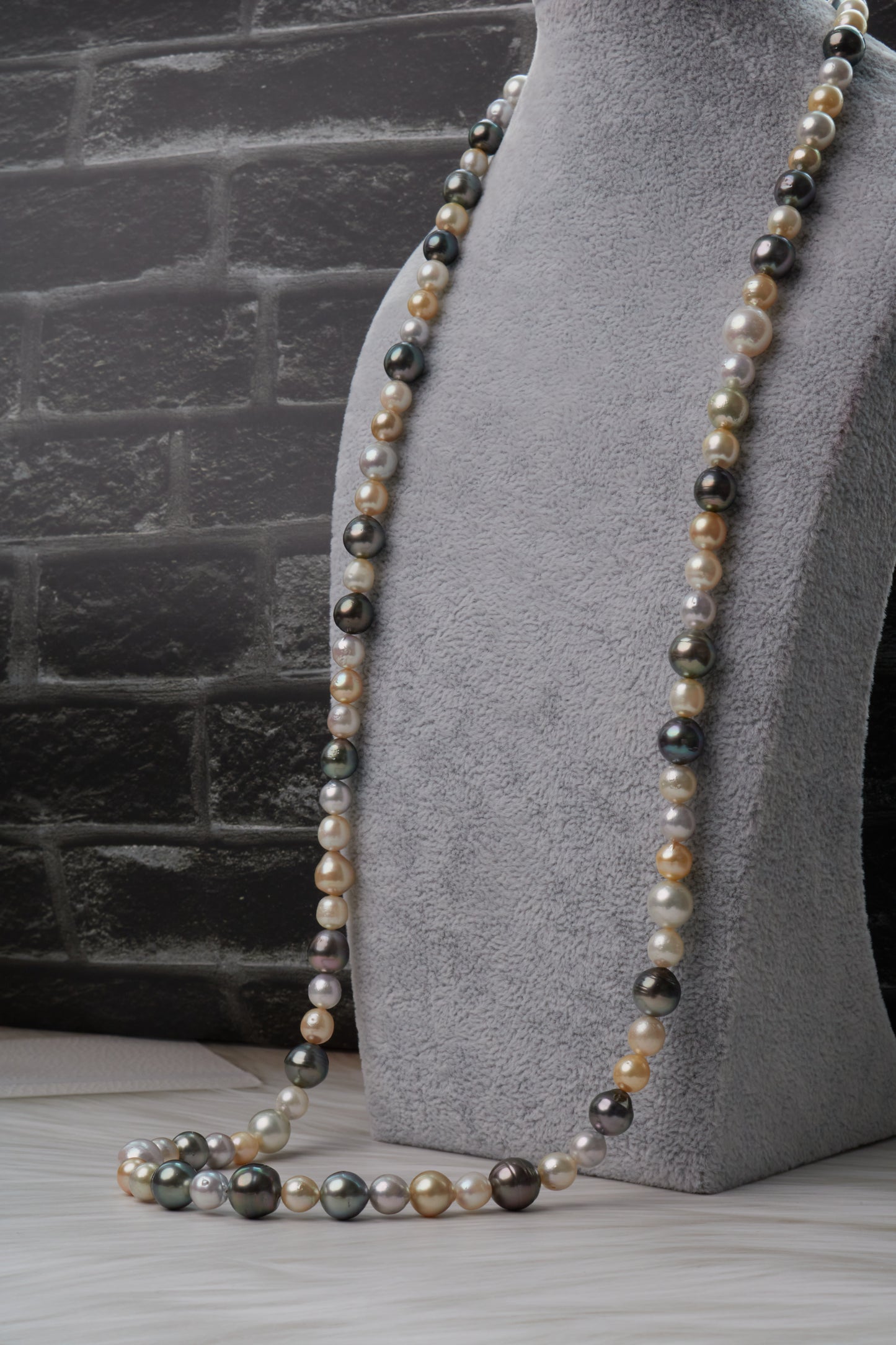Multicolor SALTWATER PEARL - LONG NECKLACE