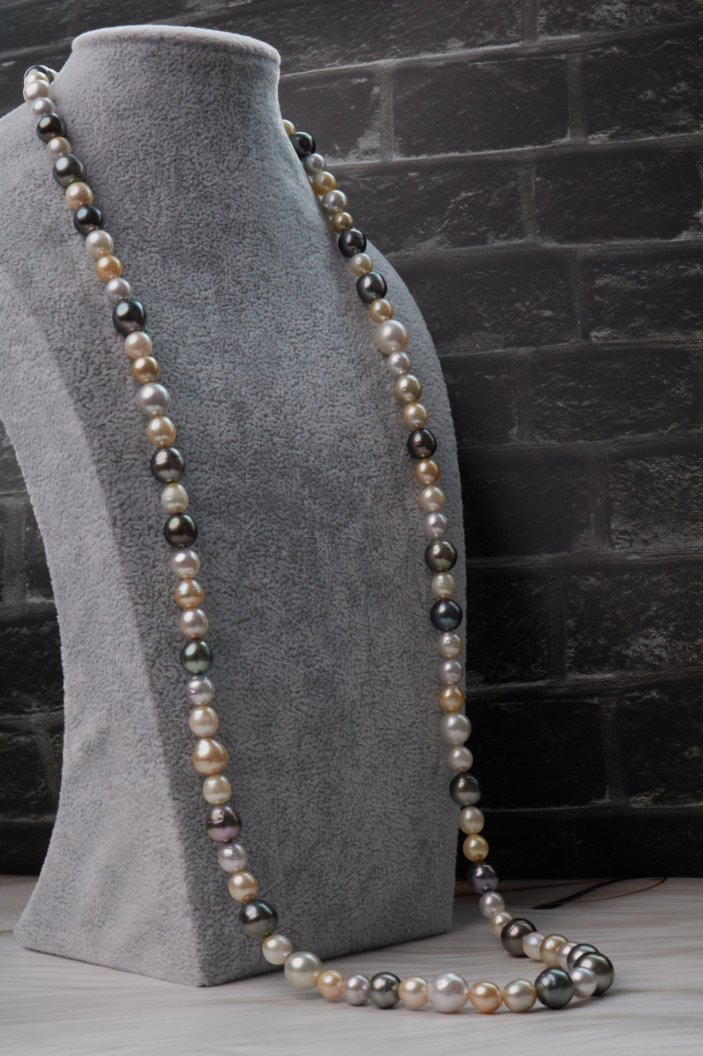 Multicolor SALTWATER PEARL - LONG NECKLACE