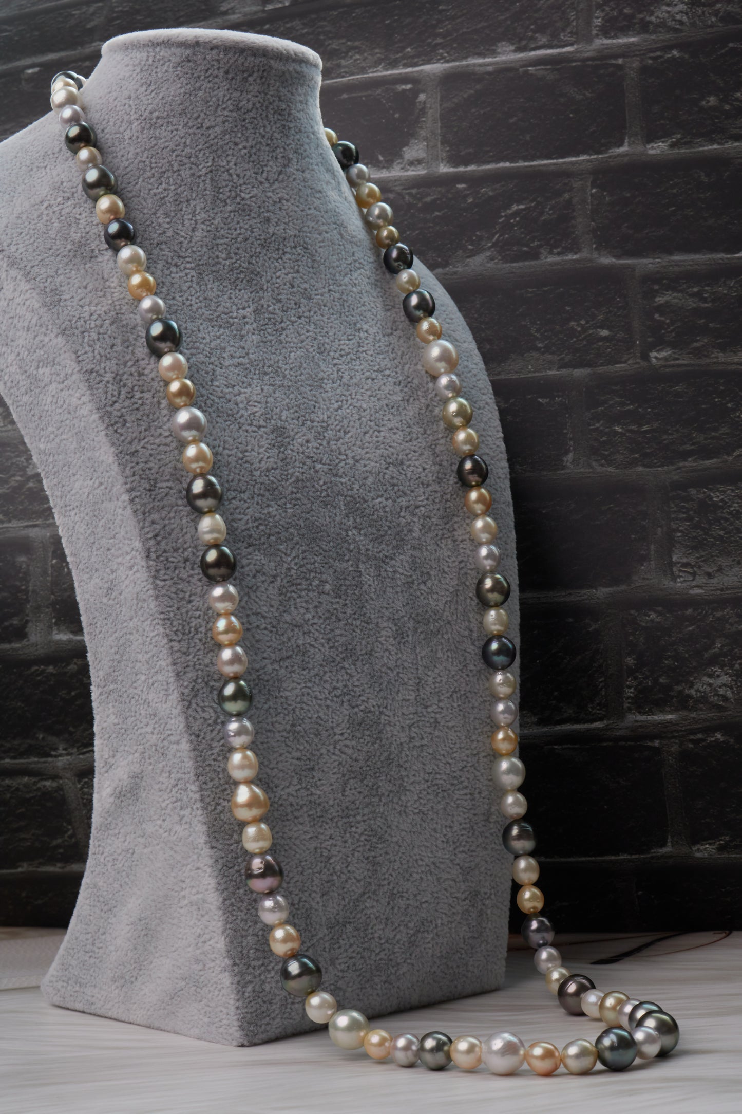 Multicolor SALTWATER PEARL - LONG NECKLACE