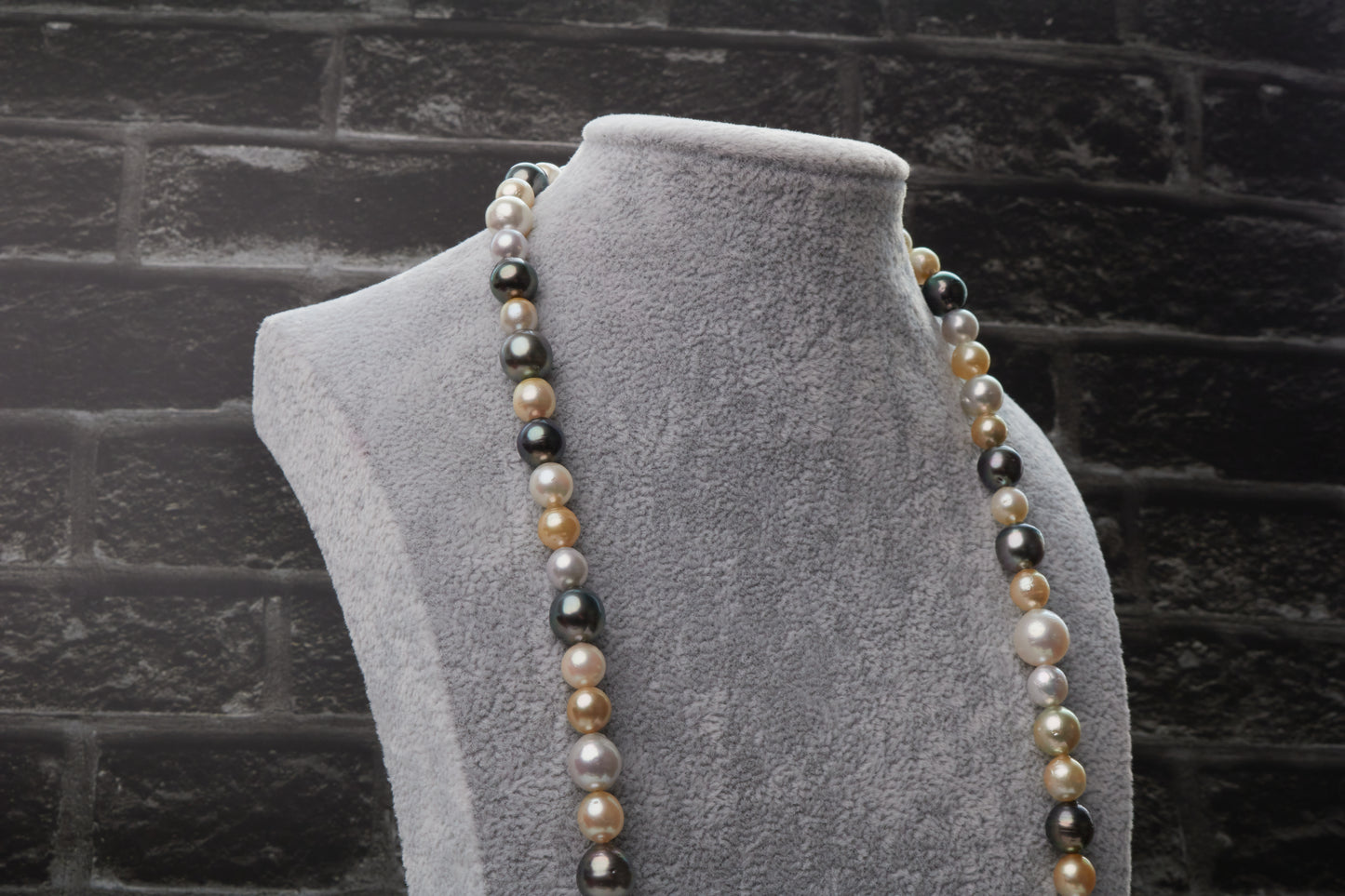 Multicolor SALTWATER PEARL - LONG NECKLACE