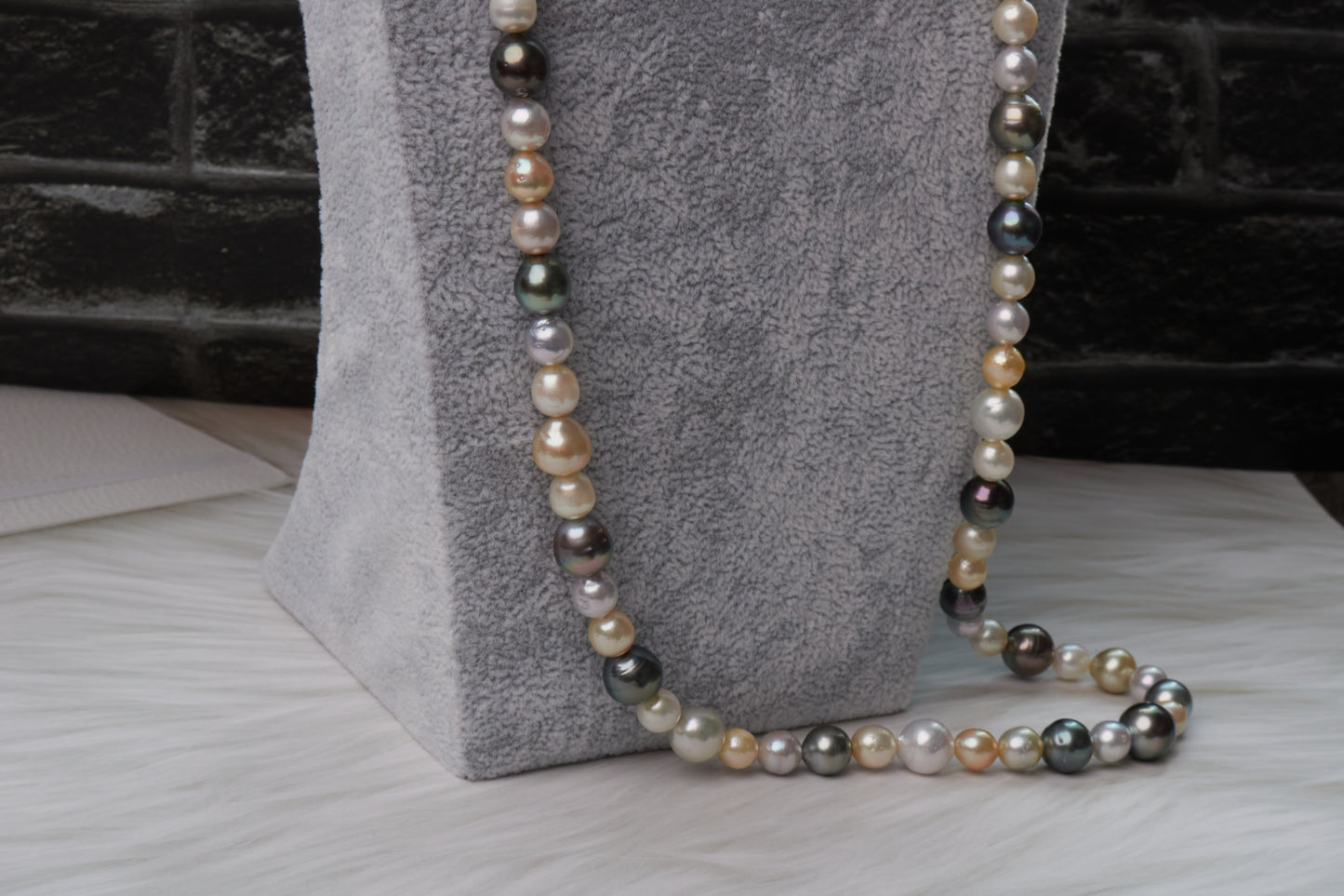 Multicolor SALTWATER PEARL - LONG NECKLACE