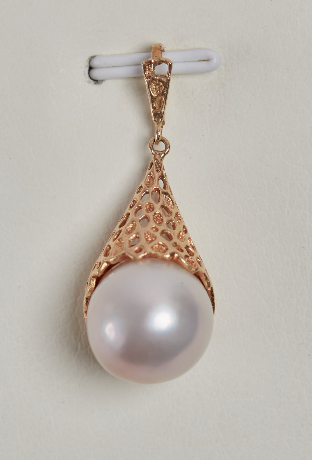 LOVE NET PENDENT