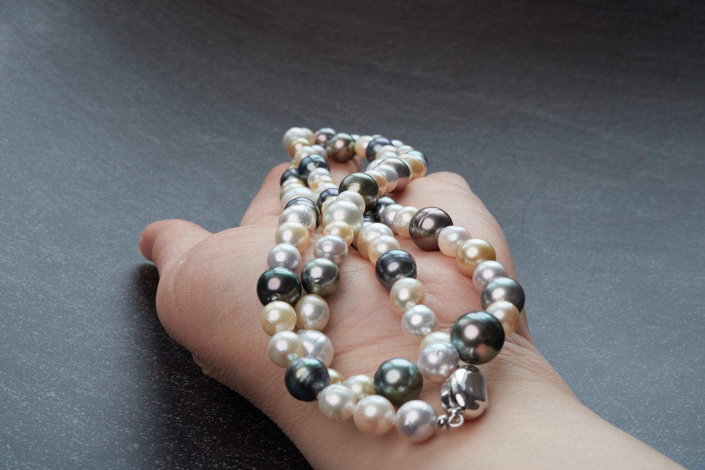 Multicolor SALTWATER PEARL - LONG NECKLACE